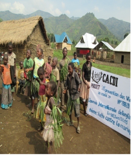 Séance de danse folklorique à la commémoration de la journée international de l’enfant