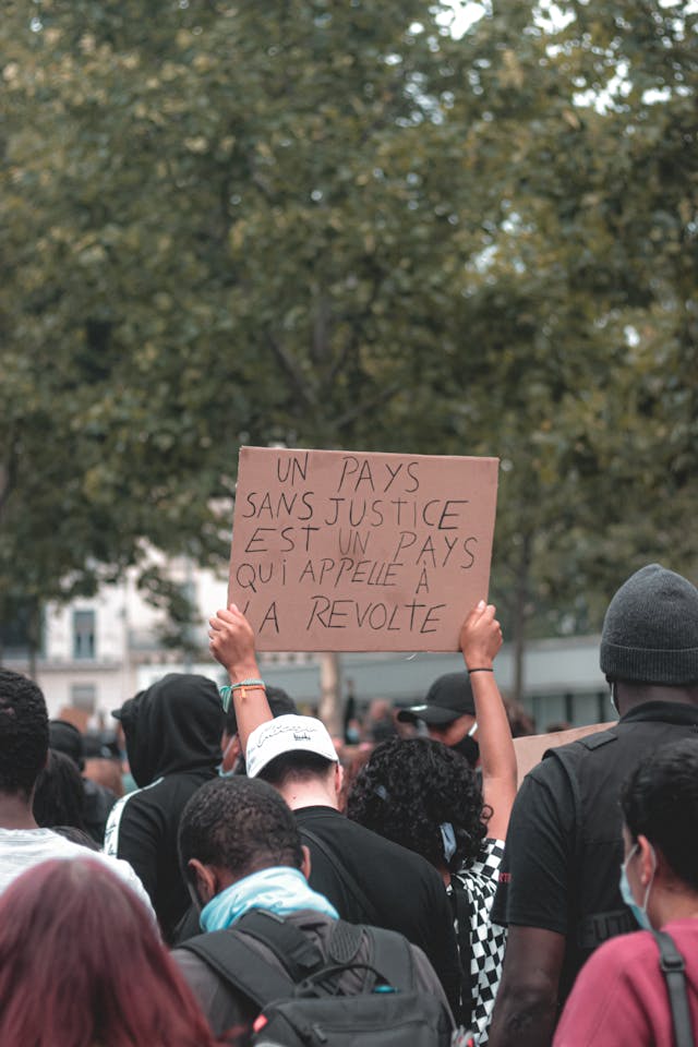 Droits Humains & État de Droit